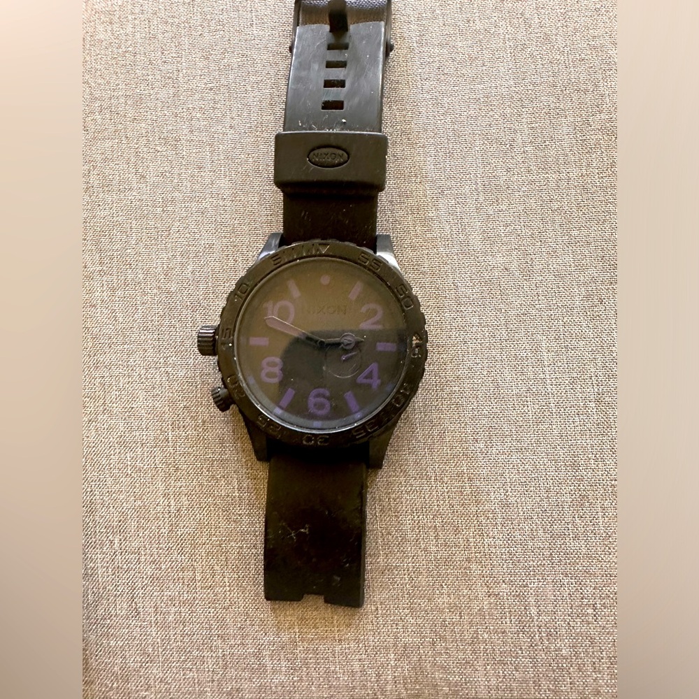 Black Nixon 51-30